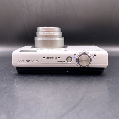 Nikon COOLPIX S6200 White 16.0 MP Compact Digital Camera Excellent