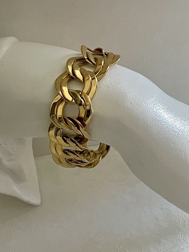 Ladies Gold Tone Fashionable Link Bracelet perfect For All Occasions