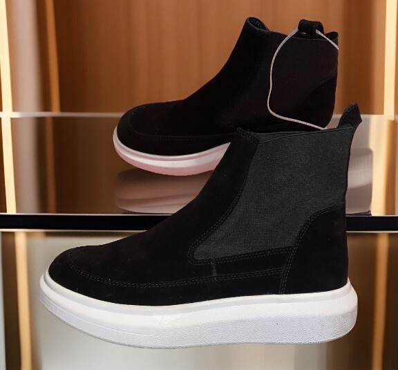 Nurture High Top Ladies Sneaker Platform Booties Black Suede  display picture 2