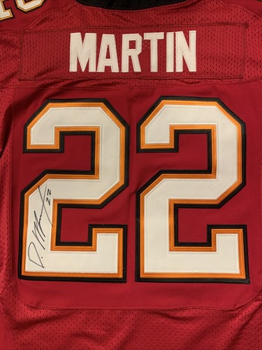 Doug Martin NFL SIGNED custom TAMPA BAY BUCCANEERS Football JERSEY Autograph - Picture 2 of 3