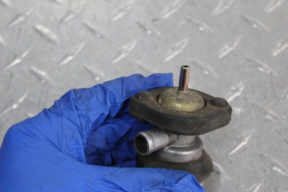 Suzuki GSXR750 2002 válvula de aire solenoide superior motor interruptor sensor Foto 4 de 4