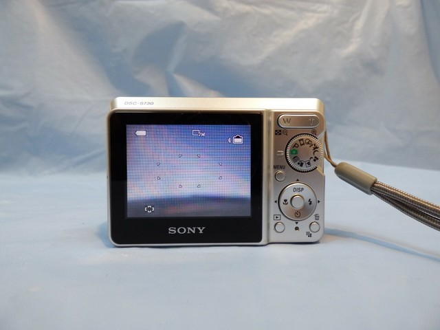 garden weasel medium nut gatherer