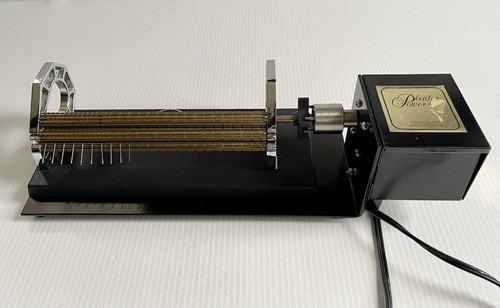 Sally Stanley Smocking Pleater 24 Rows with Pleater Power Electric & 10 Needles - 第 1/14 張圖片