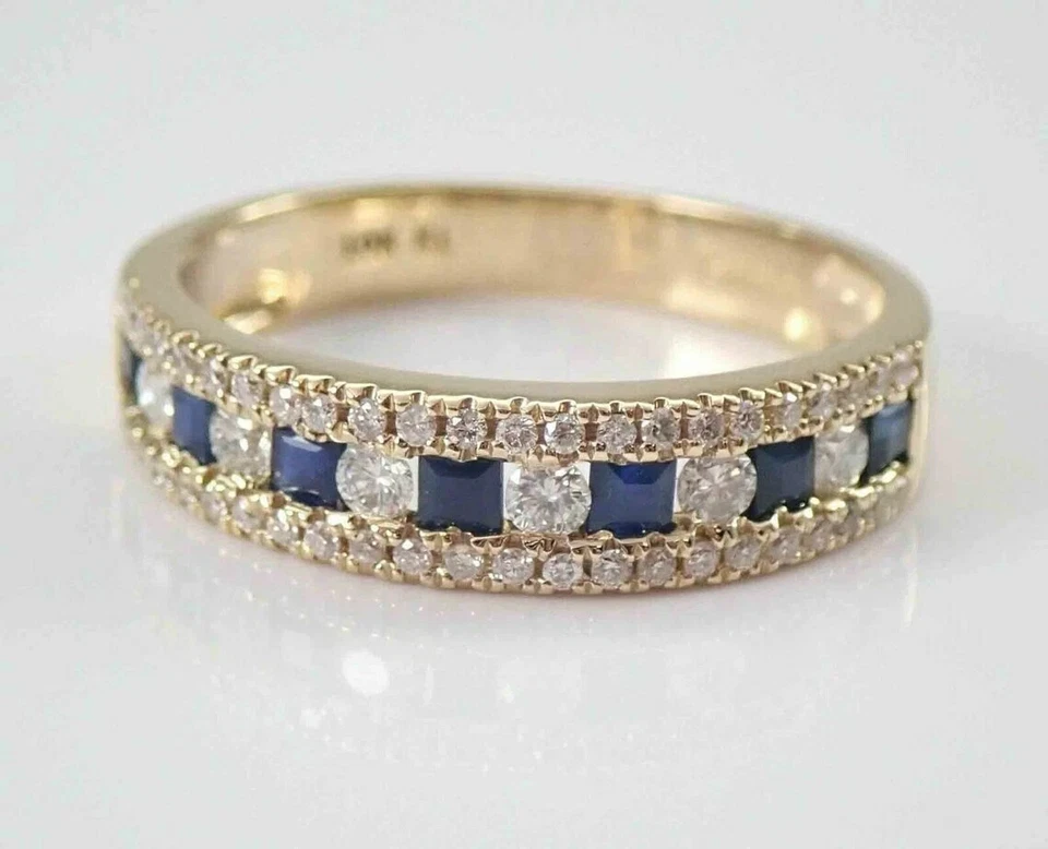 Anillo de boda de diamantes con zafiro simulado princesa de 2 quilates enchapado en oro amarillo de 14 quilates Foto 3 de 4