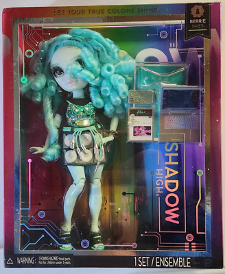 Shadow High Berrie Skies Fashion Doll 1 Set