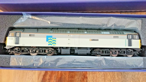 ViTrains V2104 Class 47 Loco 2-farbig grau umbenannt STROMBIDAE umnummeriert 47233 NEU | Zustand: New