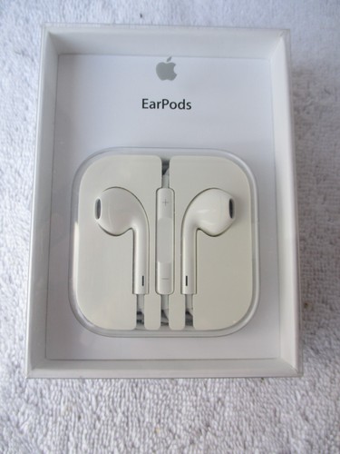 APPLE ~ EARPODS EAR PODS ~ MD827LL/A WIRED HEADPHONES ~ HEADSET