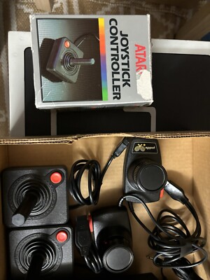 Console Atari 2600 Woody édition Française Avec Joystick Et Paddle, Série 3398