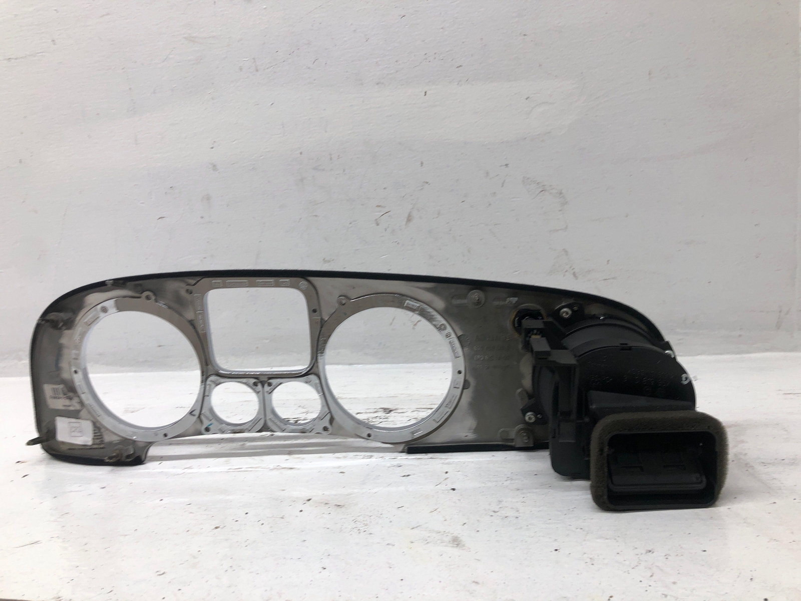 2006-2012 BENTLEY CONTINENTAL SPEEDOMETER INSTRUMENT CLUSTER COVER 3W0857059