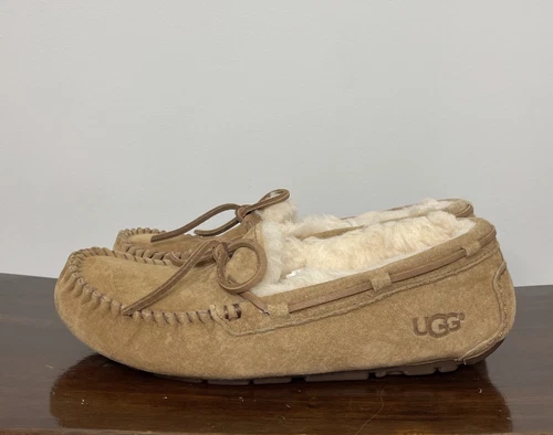UGG DAKOTA mocassino da donna in pelle di pecora scamosciata castagna US 6 UK 4 5 NUOVO