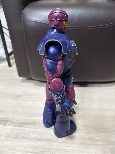 Hasbro Marvel Legends Series X-Men Days of Future Past 16" Electronic Sentinel - Picture 4 of 10