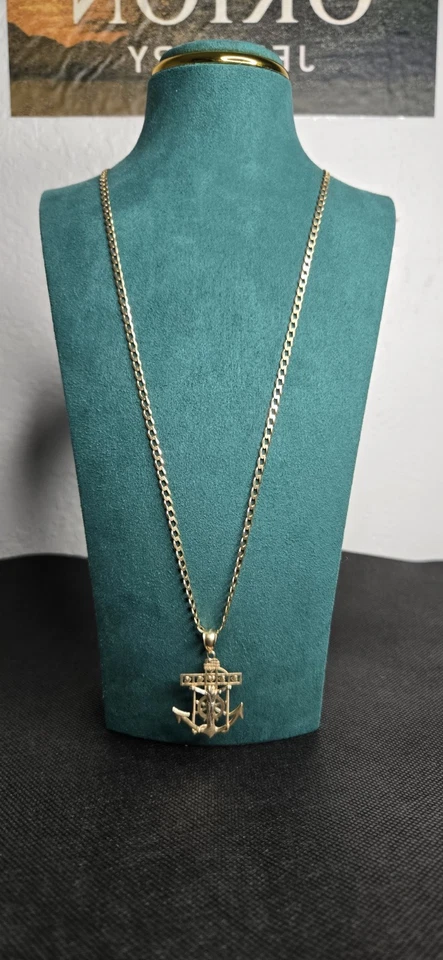 Cadena De Oro 10k Con Pendiente De Ancla Que Tiene Detalles Con Oro Blanco Foto 3 de 4