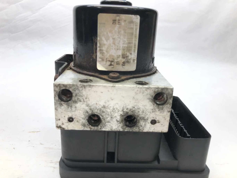 Conjunto de bomba de freno y módulo antibloqueo Honda Element 2003-2006 57110SCVA01 Foto 3 de 4