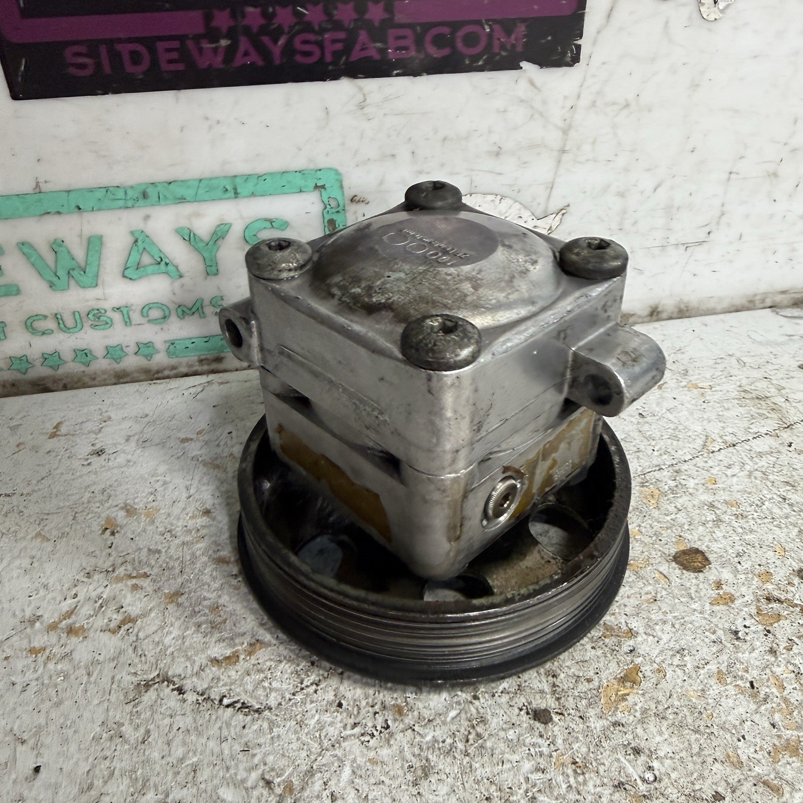 04-08 Maserati Quattroporte Engine Power Steering Pump M139 F136