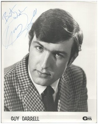 C975/ Guy Darrell UK Singer Autogramm Foto 26 x 20 cm ca.1968