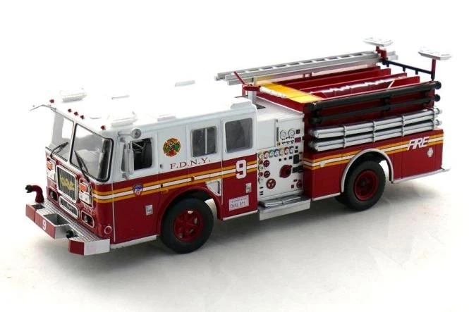 Altaya 1:43 SEAGRAVE PUMPER TRUCK - FIRE DEPARTMENT NEW YORK 2003 - Bild 1 von 1