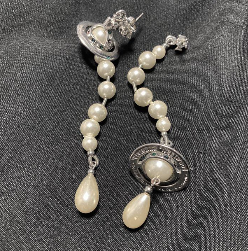 Vivienne Westwood Drop Earrings Broken Pearl Silver Orb White