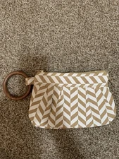MUD PIE  Wooden Wristlet Zipper Purse Bag Handbag New Without Tags