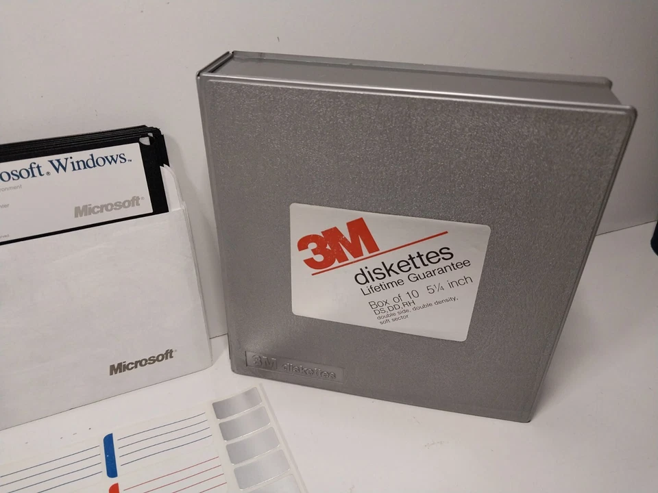 Microsoft Windows 3.0 & Word 2.0 5.25" Floppy Discs Plus Cases OS Retro Gaming - Image 4 of 4