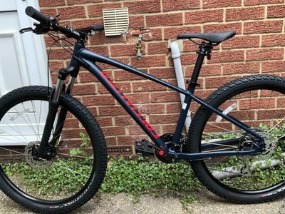 medium frame mountain bike
