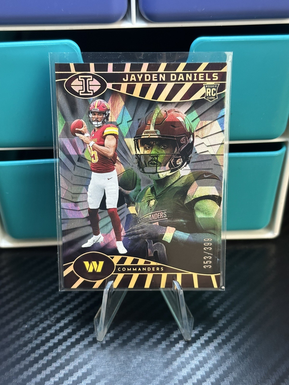 2024 Panini Illusions - Jayden Daniels Trophy Collection Cubic #93 /399 (RC)!