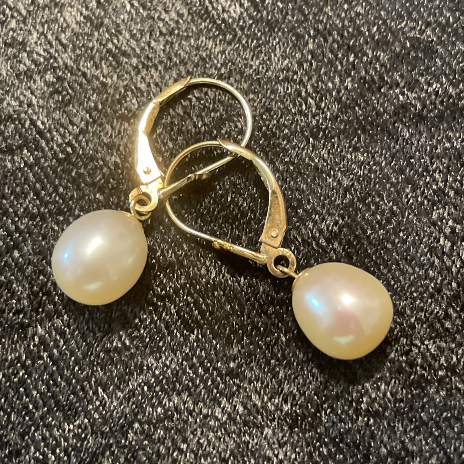 NWOT 14K Yellow Gold White Pearl Leverback Earrings (8–9mm)