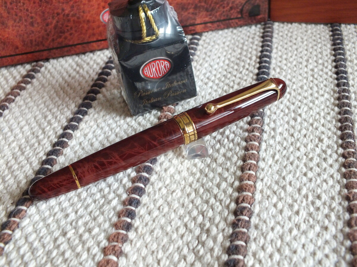 Aurora 88 Limited Edition 680 Cigaro Brown Lacquer 18K nib Fountain Pen