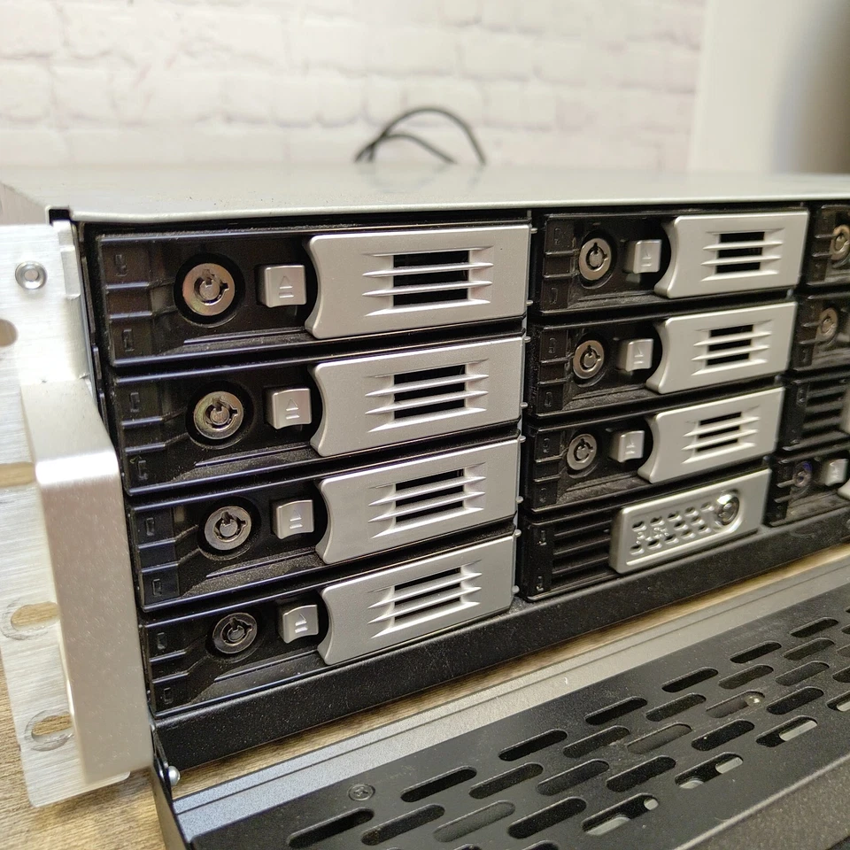 Thecus Nas N16000 16 bay NAS RACK SERVER Superior Enterprise Storage Centre - Image 4 of 4