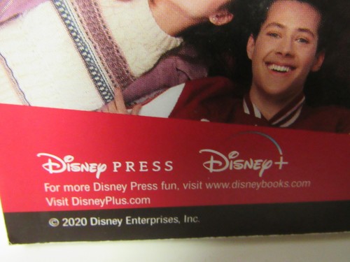 Disney's High School Musical: The Musical The Series "In the Spotlight" Book - Foto 4 di 5