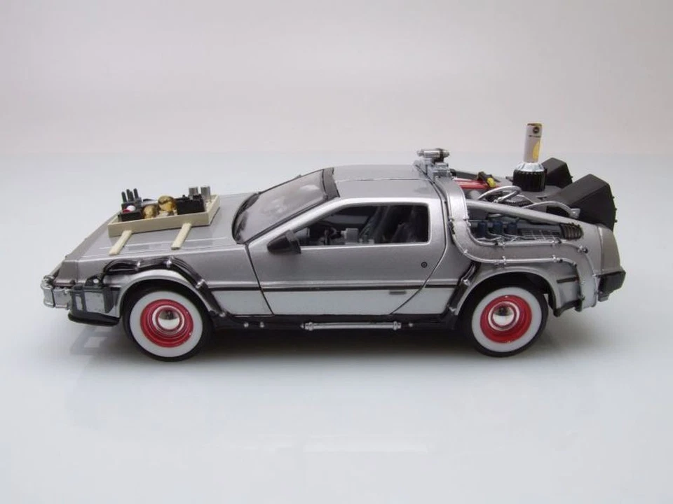 DeLorean Regreso Al Futuro Parte 3 Coche De Modelo 1:24 Welly - Imagen 3 de 4