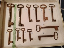  Lotto Di 12 Chiavi Antiche In Ferro Battuto Epoca 800 900