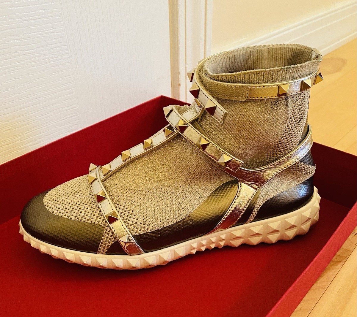 Beautiful Valentino Rockstud High-Top Sneakers In Beige/Bronze