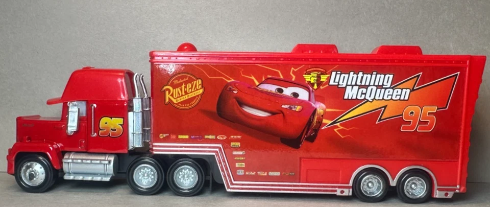 Disney Pixar Cars Mack Hauler Lightning McQueen Semi #95 Diecast Deluxe 1:55 FC - Image 3 of 4