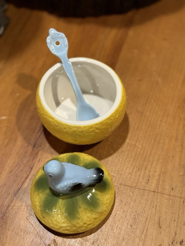 Cuenco de azúcar o mermelada Anthropologie cerámica limón azul pájaro Foto 4 de 4