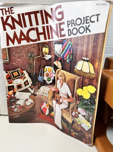 Vintage Circular Knitting Machine 1974 Mattel Works with Project Book 70s CraftM - Picture 4 of 17