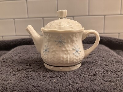 Belleek Mini Teapot Snowflake Winter