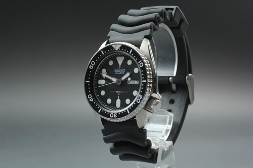 *Near MINT+++* SEIKO DIVER'S 7548-7000 Black 150m Day Date Quartz Men's Watch