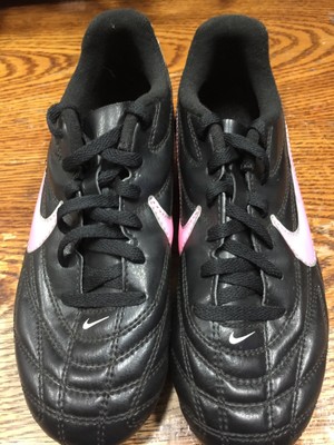 nike classic soccer shoes