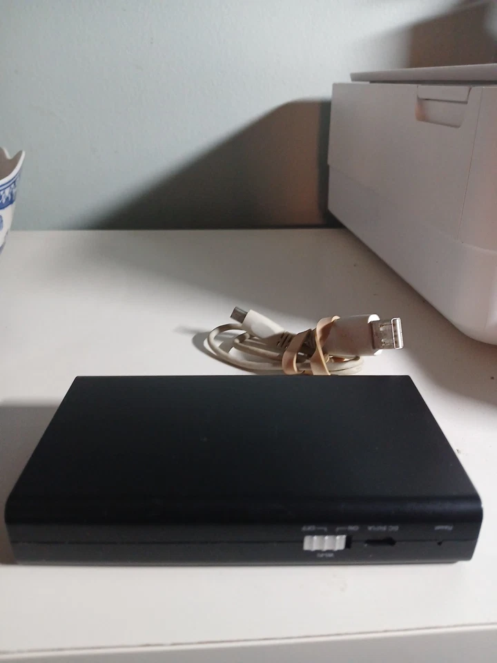 EasyAcc Powerbank Portable Battery 15,000mAh Model PB15000CS2 w/ Charging Cable - Image 3 of 4