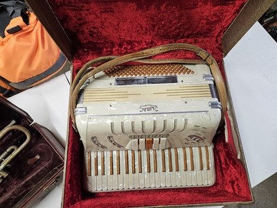 ポーラ・マッカードル　ピアノ　88/350 Vintage Lira Piano Accordion w/ Case – 1950s – Pearloid Finish