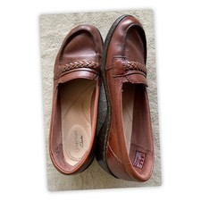 Clark  s Women  s Loafers Size: 6M