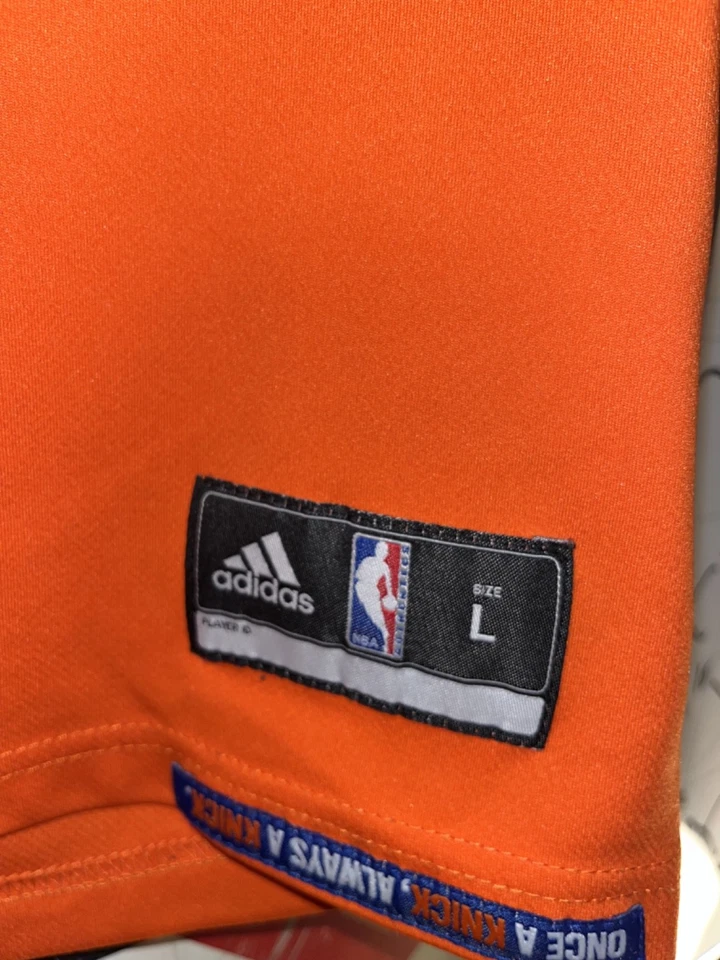 Camiseta deportiva de baloncesto Adidas naranja juvenil grande Kristaps Porzingis New York Knicks Foto 2 de 4
