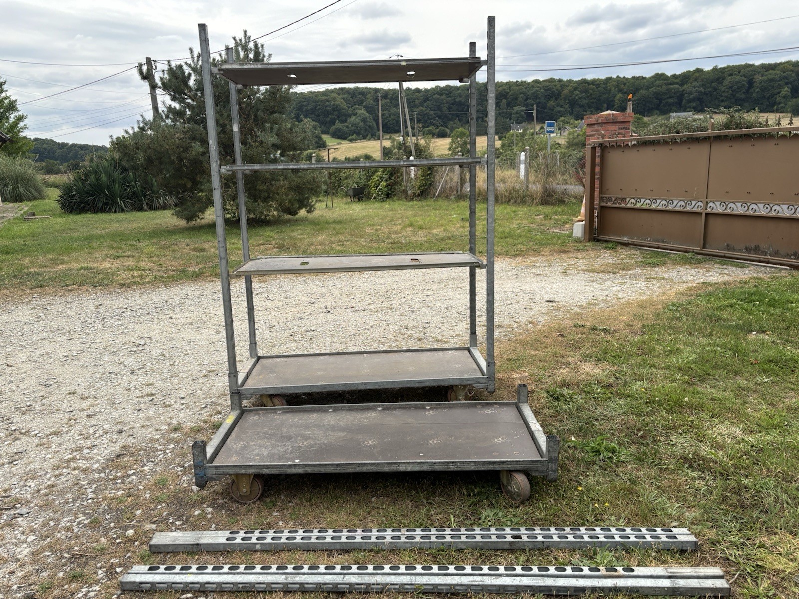 Chariot modulable amovible gain de place pour ranger la cuisine