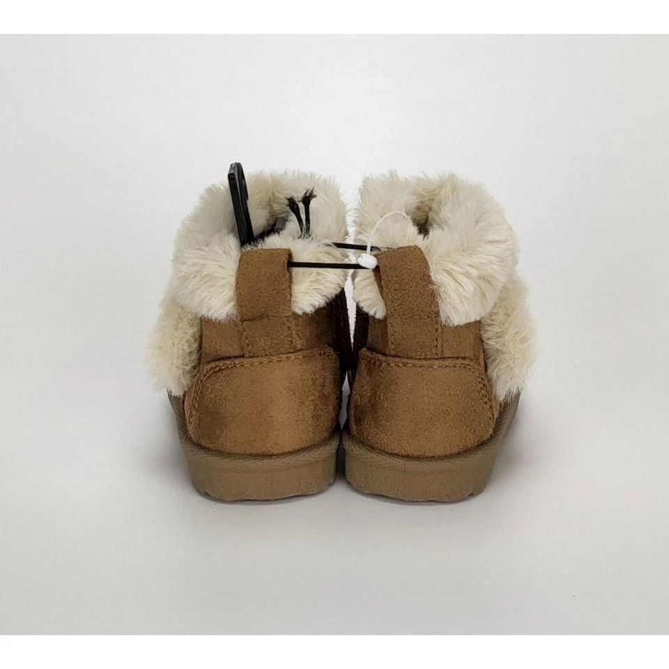 Botas al tobillo Wonder Nation forradas de piel sintética para niñas pequeñas talla 2 color tostado de piel de oveja Foto 2 de 4