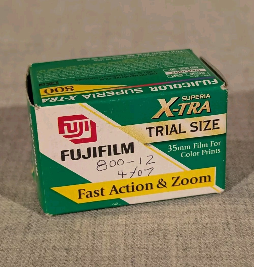 Fujifilm Superia XTRA 800 ISO 12 EXP 35mm Color Film - EXPIRED 04