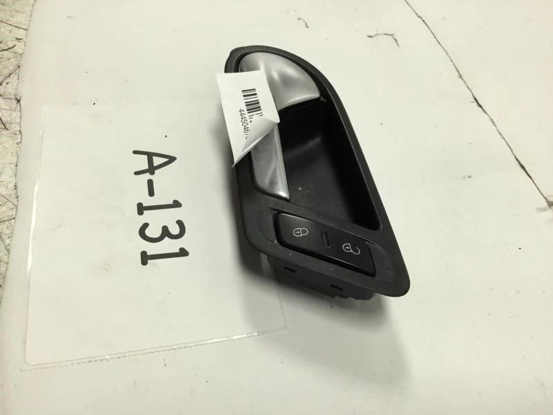 Volkswagen Tiguan 2009 manija interior puerta del conductor trasera izquierda OEM+ Foto 3 de 4