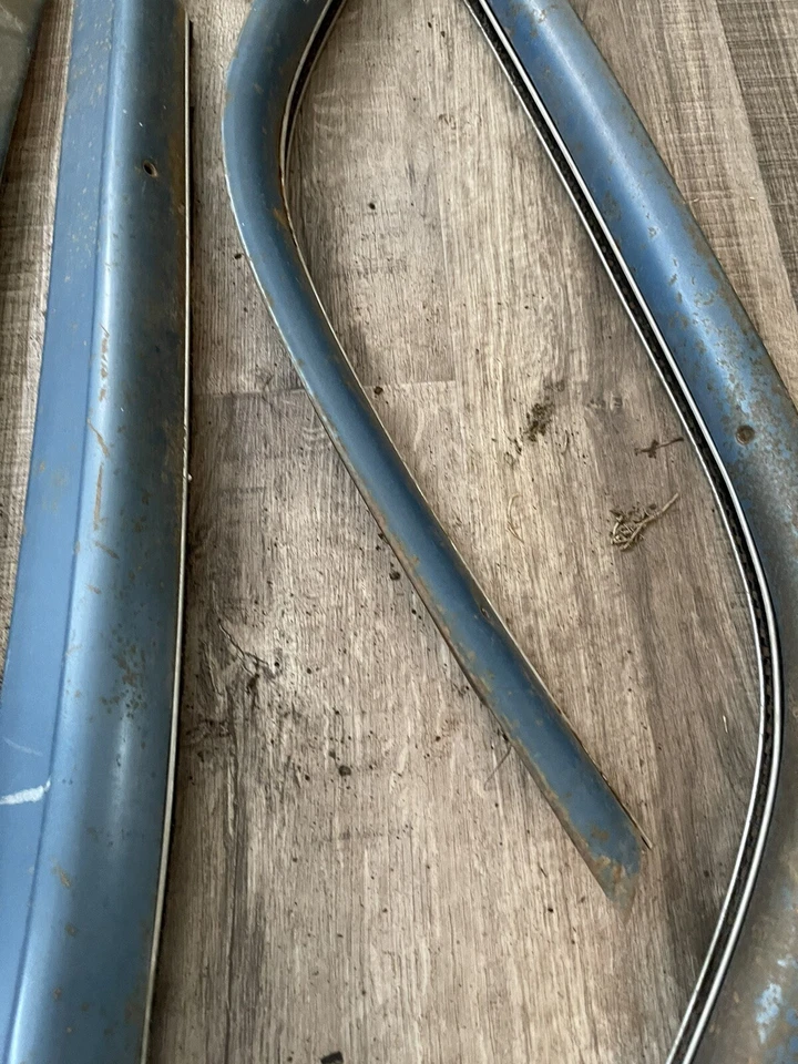 Ford Fairlane 1959 2 puertas cuarto ventana riel de riel de riel superior Victoria Customline Foto 3 de 4