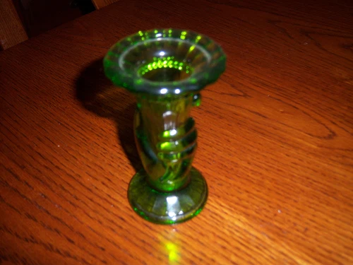 VTG Sweet! Fenton Green Art Glass Torch Bud Posey 4" Hand Design Vase