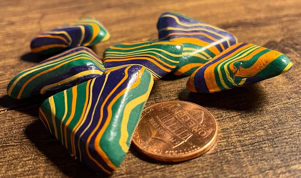 6 Plastic Triangle Orange Green Purple Multi-color Shank Buttons 25mm 1" 14935 - Image 3 of 3