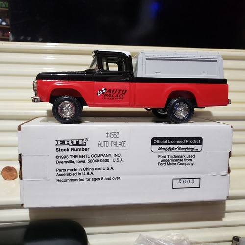 ERTL #4582 1990s 1/64 AUTO PALACE PARTS 1960 FORD 4x4 PICKUP TRUCK Bank NuinC9Bx